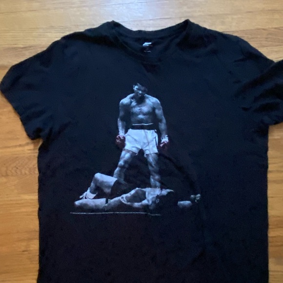 Muhammad Ali T-Shirt used but good condition large - Picture 2 of 2